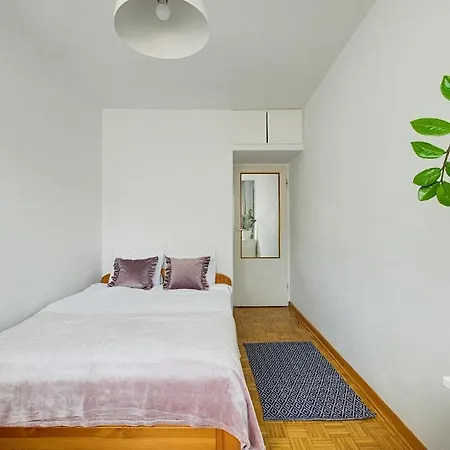 Apartment 2 Bedroom Apt In Heart Of Zgoda 9 Tv70 Warschau