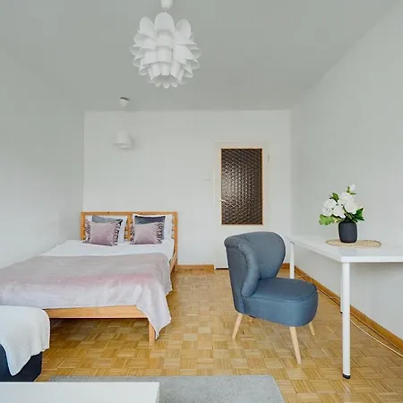 Apartment 2 Bedroom Apt In Heart Of Zgoda 9 Tv70